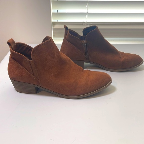 SO Brown Suede Booties Size 9 - Picture 4 of 10